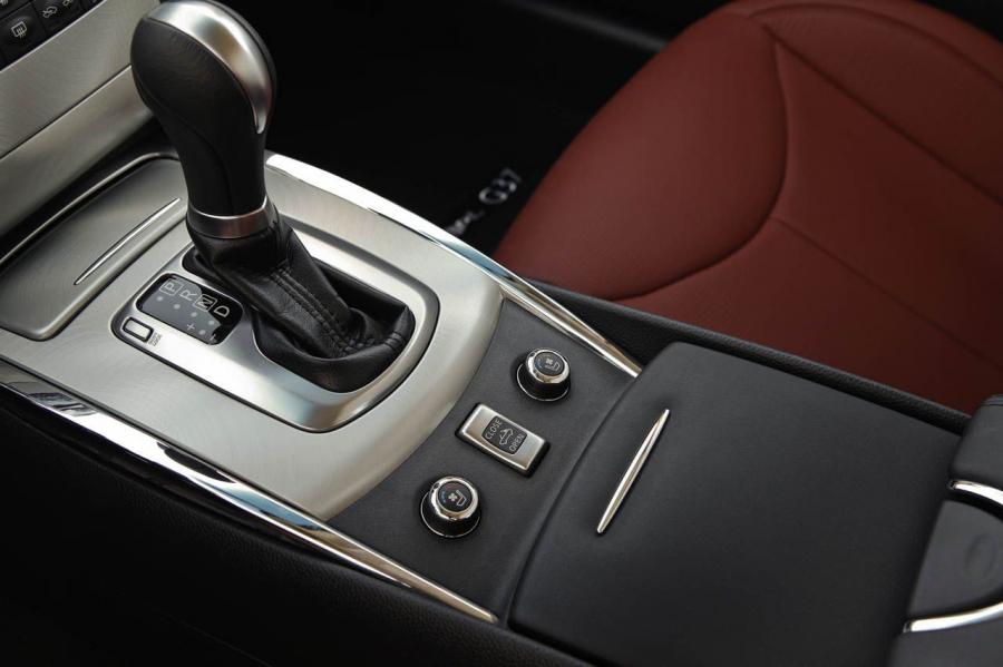  Infiniti G37 IPL Convertible 2013 года  (фото 11 из 37)